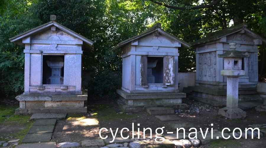 瑞龍寺 石廟