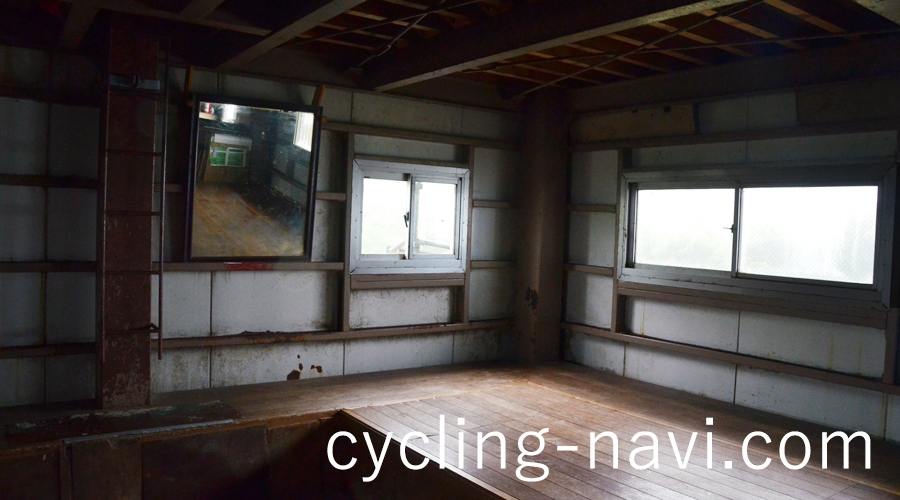 大山 山頂 避難小屋